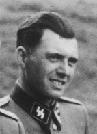Josef_Mengele,_Auschwitz._Album_Höcker_(cropped)